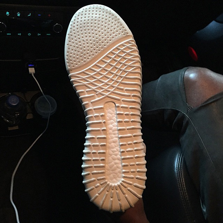 Kanye West x adidas Yeezy III Boost-2