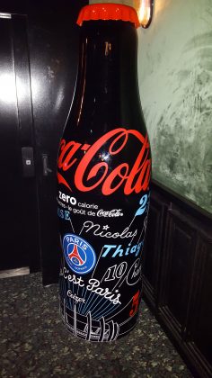 Bouteille Coca-Cola x PSG Soiree de lancement - Bouteille Géante noire